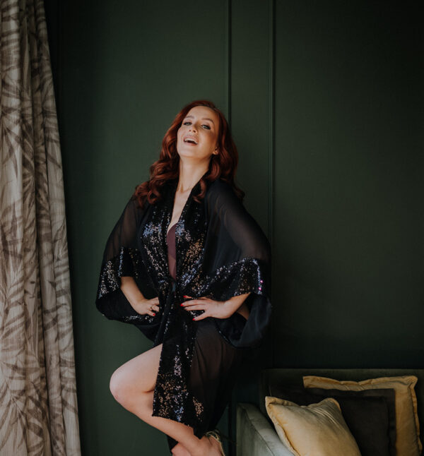 Luksusowe kimono damskie, peniuar "Oczy szeroko zamknięte" MIDI