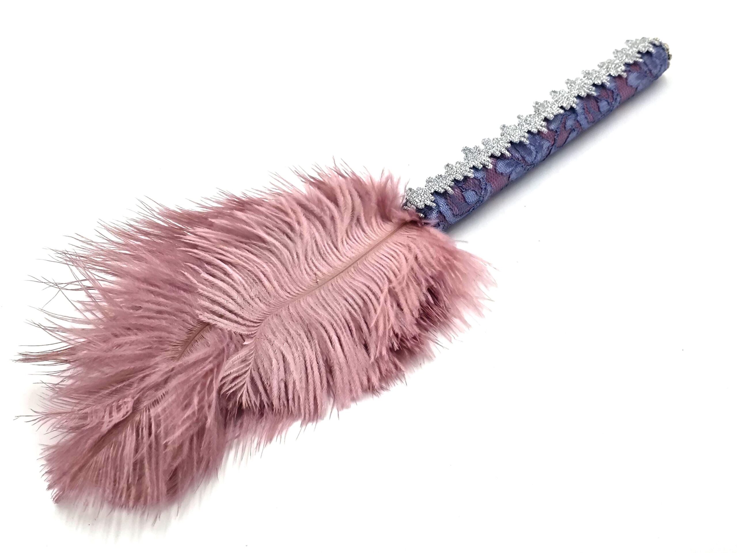 Ekskluzywne piórko do łaskotania, ze starannie wyselekcjonowanych, strusich piór. obrazek główny produktu