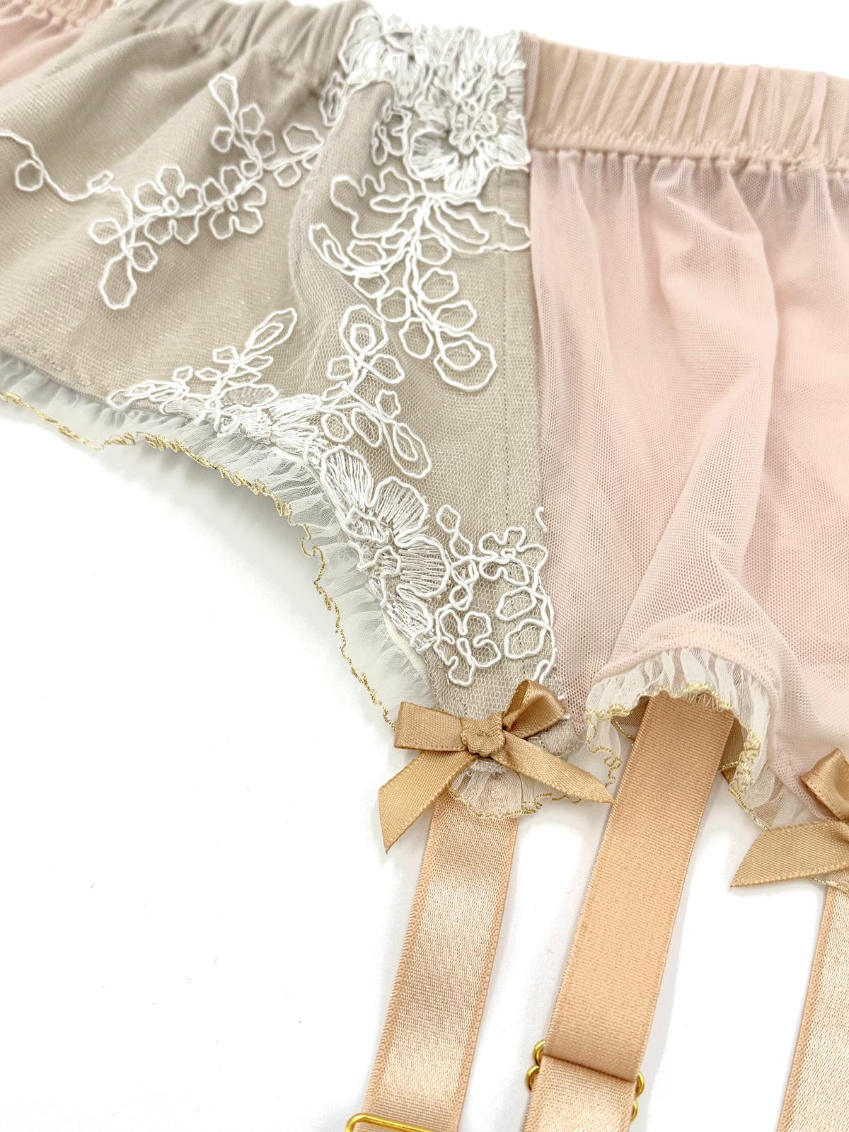 beżowy pas do pończoch z koronką 