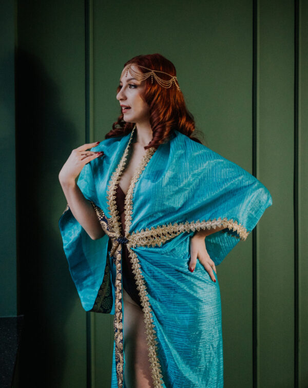 Delikatne kimono "Wszystko na jedną kartę" MAXI